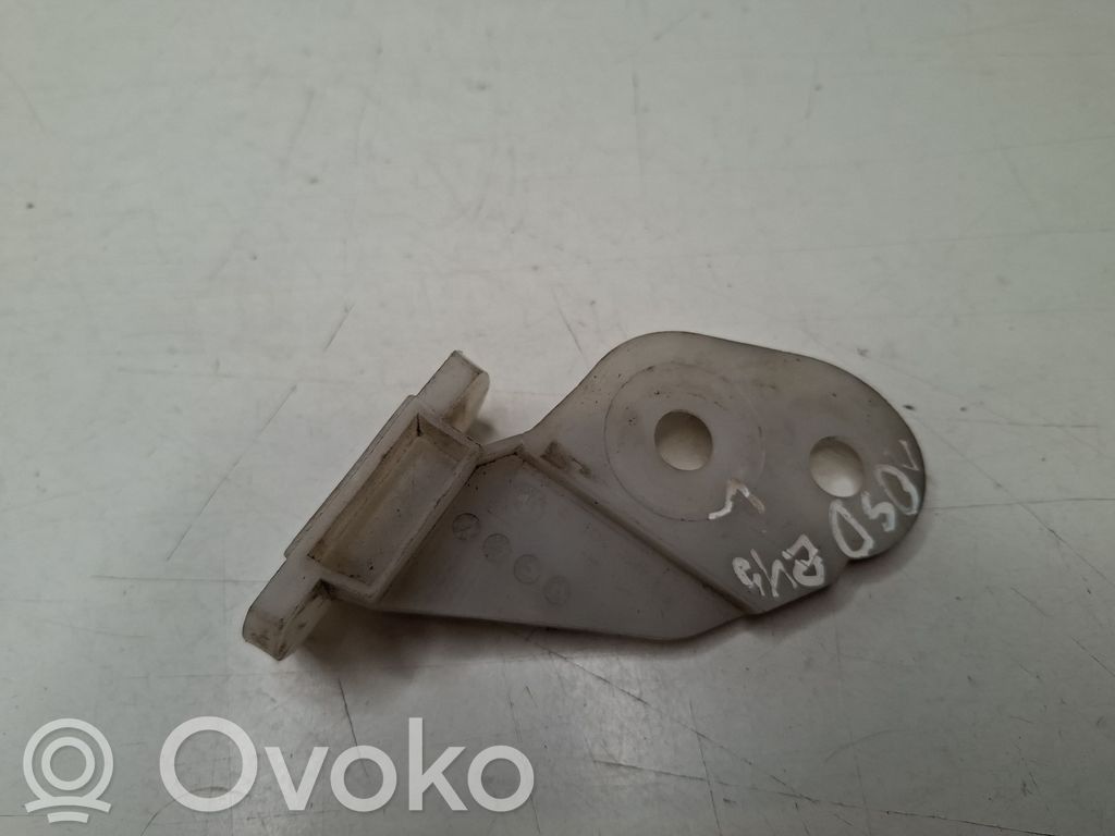 Priekšpusē bampera turētājs   8195295