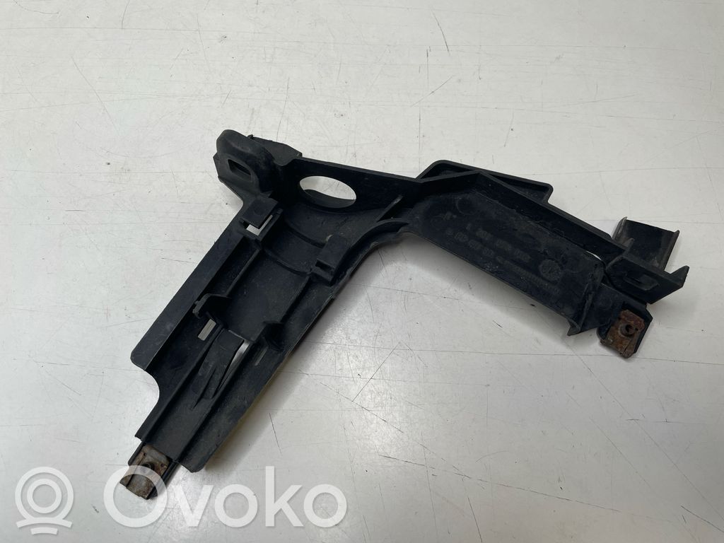 Headlight/headlamp mounting bracket   1301073018