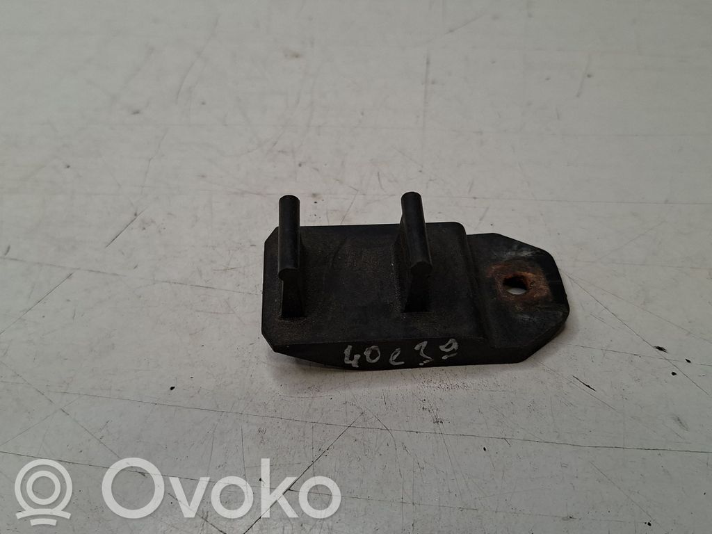 Support, fixation radiateur   2247896
