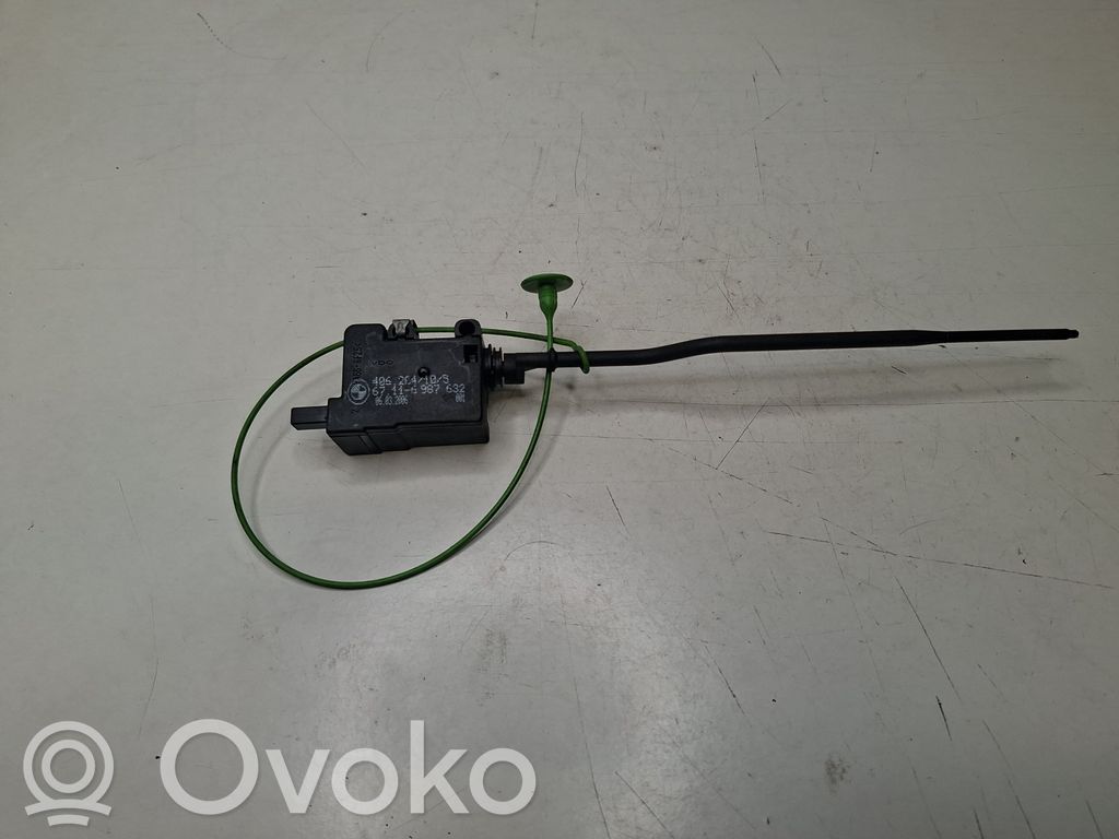 Fuel tank cap lock   6987632