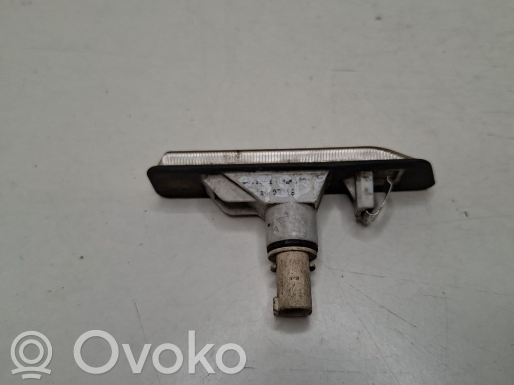 Front fender indicator light   2492180