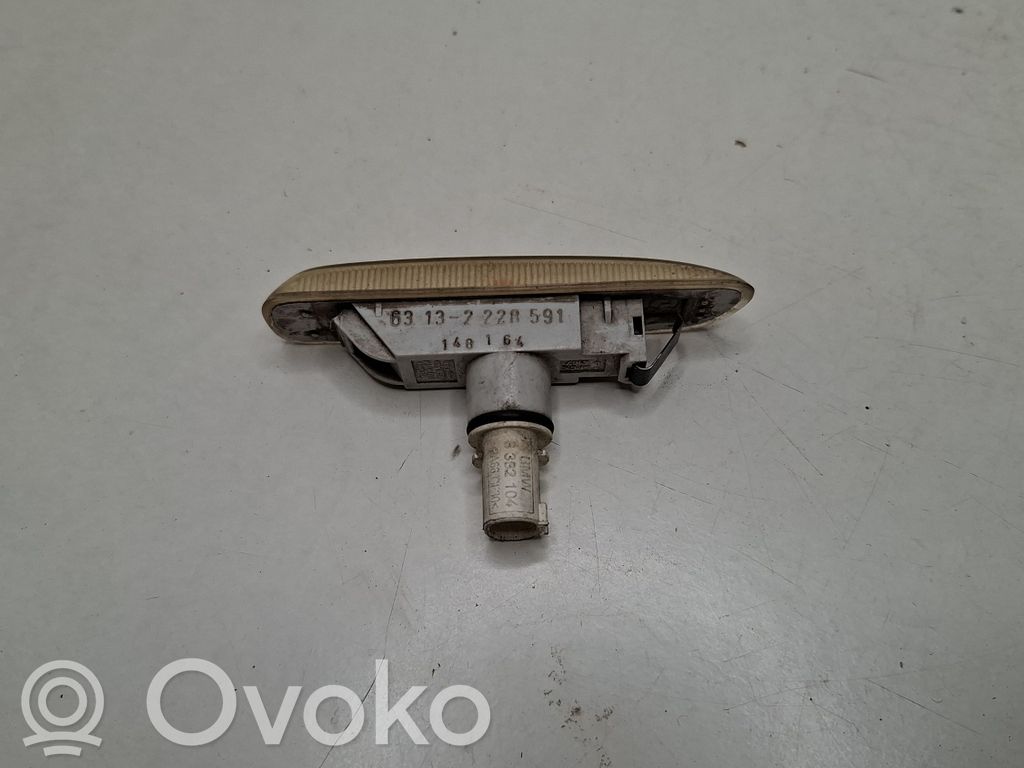 BMW 3 E46 Front fender indicator light 