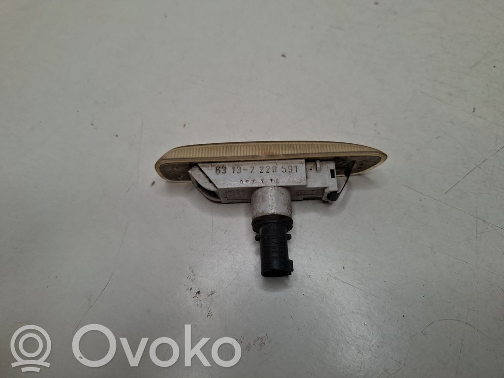 BMW 3 E46 Front fender indicator light 