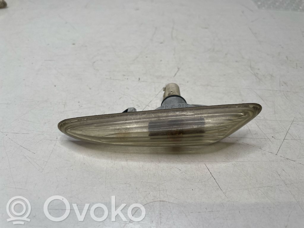BMW 3 E46 Front fender indicator light 