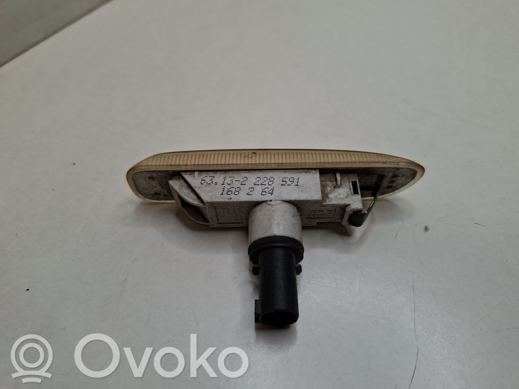 BMW 3 E46 Front fender indicator light 
