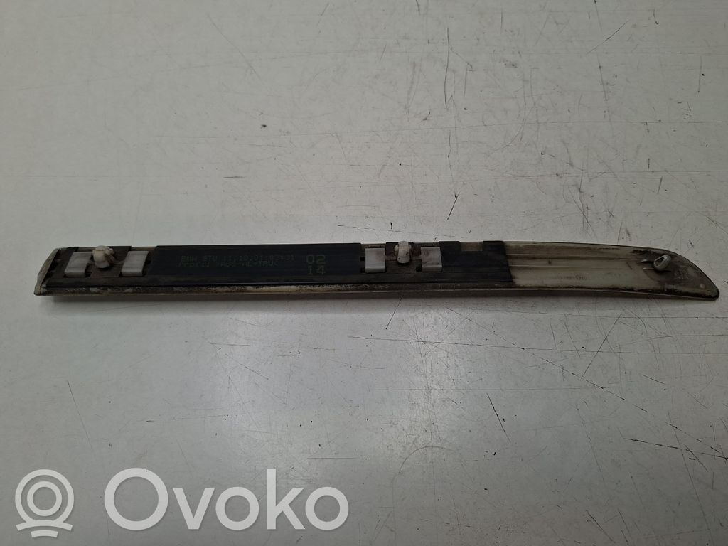 BMW 3 E46 Apdaila sparno (moldingas) 