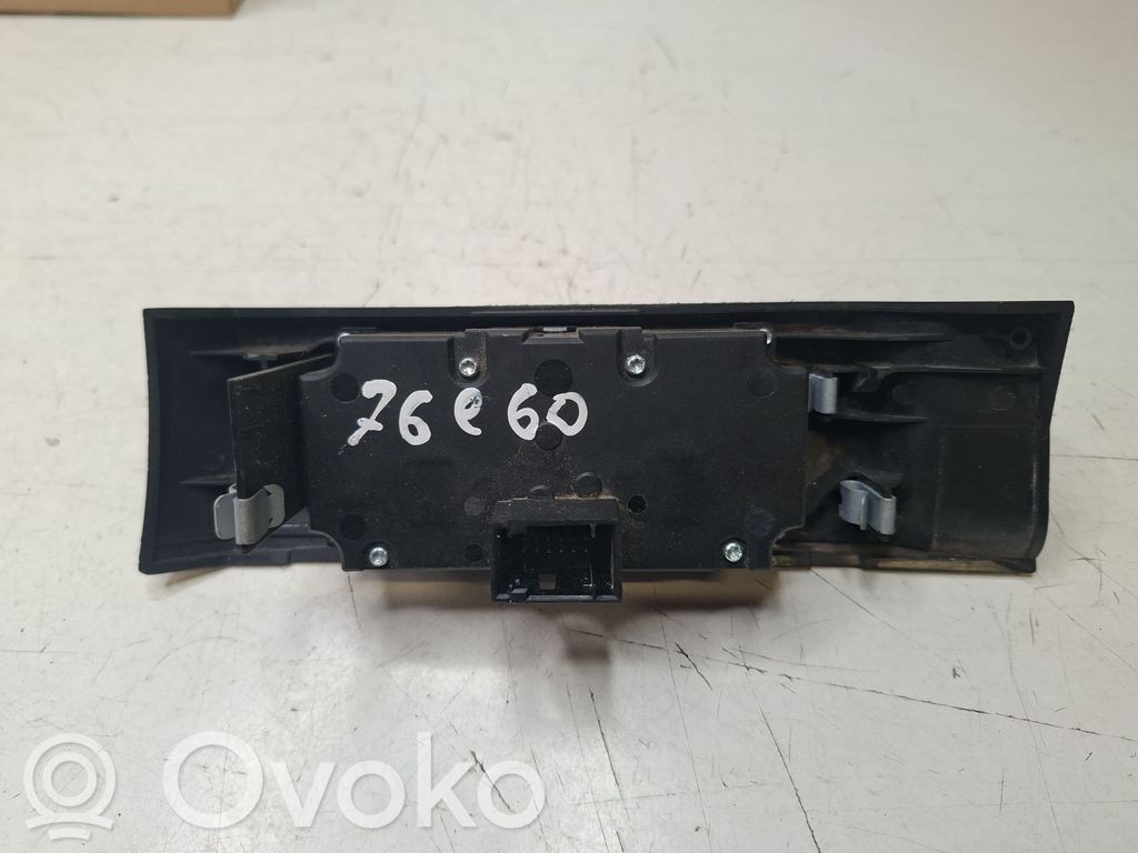 Light switch   6925262