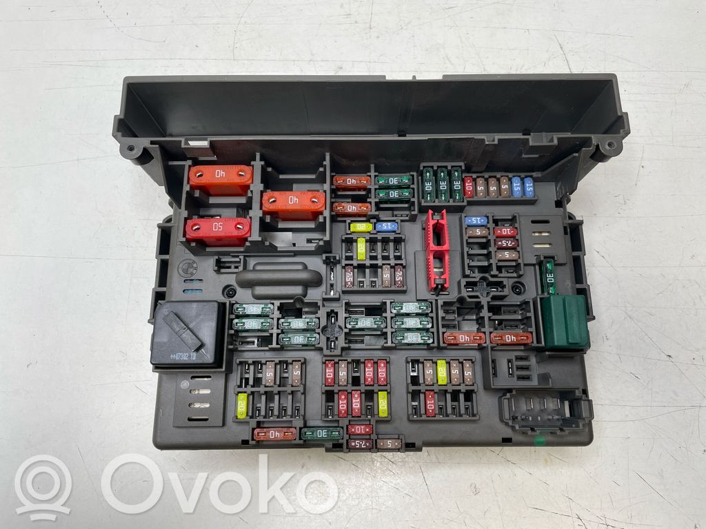BMW 3 E92 E93 Fuse module 