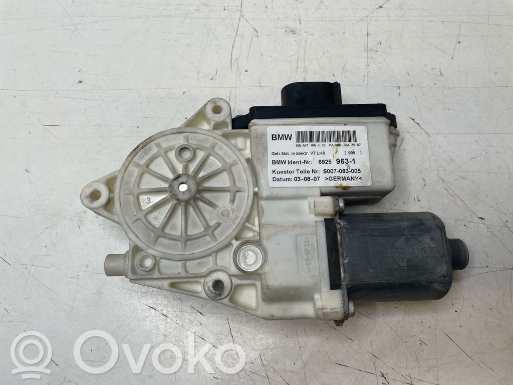 BMW X3 E83 Motor del regulador de la ventanilla de la puerta delantera 