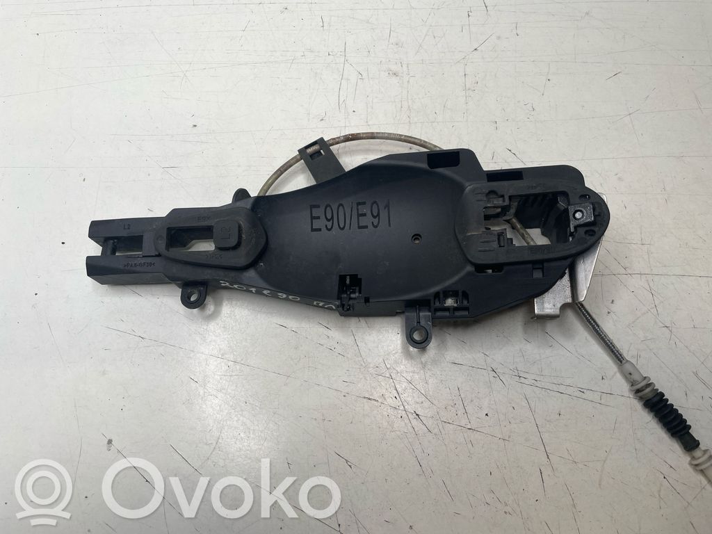 Front door exterior handle/bracket   7059971