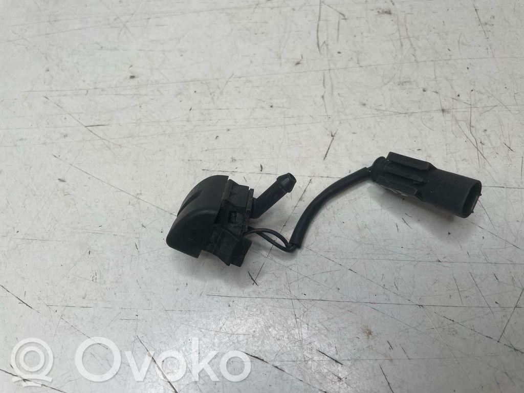BMW 3 E46 Windshield washer spray nozzle 