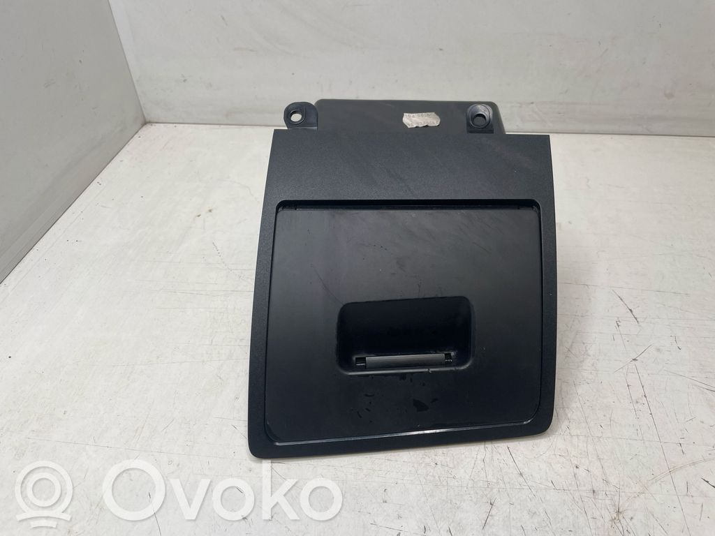 Hansikaslokero   585300105