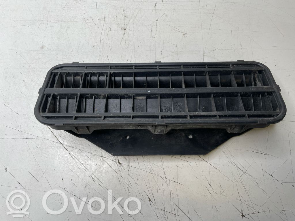 BMW 7 E65 E66 Quarter panel pressure vent 