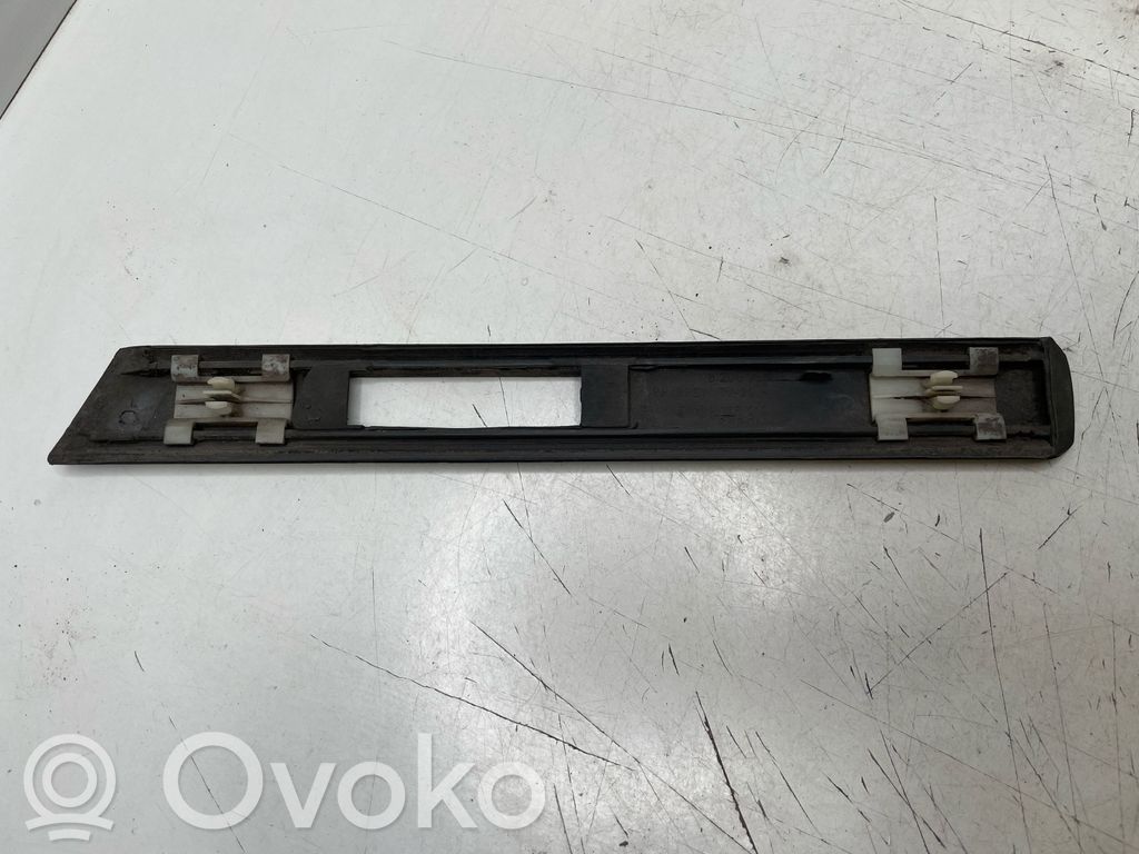 BMW 7 E38 Apdaila sparno (moldingas) 