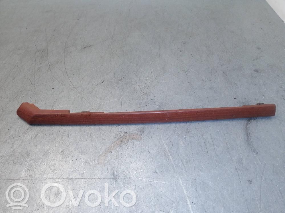 Moldura embellecedora   1487816077
