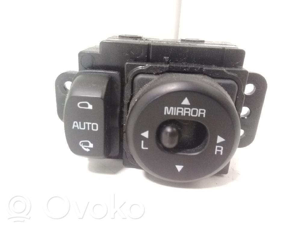 Wing mirror switch   93530A2050