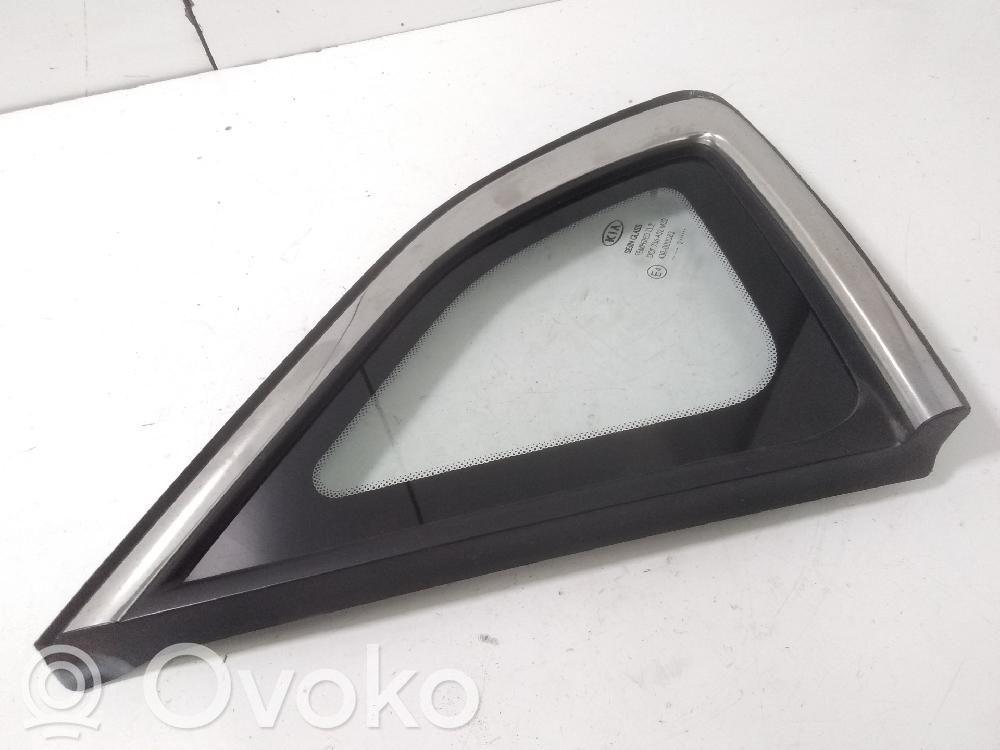 Ventanilla de ventilación de la puerta trasera   87810A2100