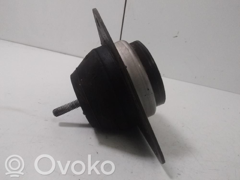 Engine mount bracket   586174