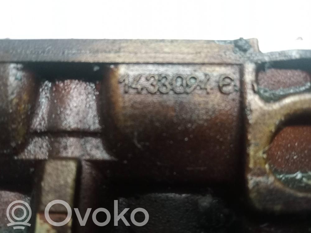 Engine head   1433094