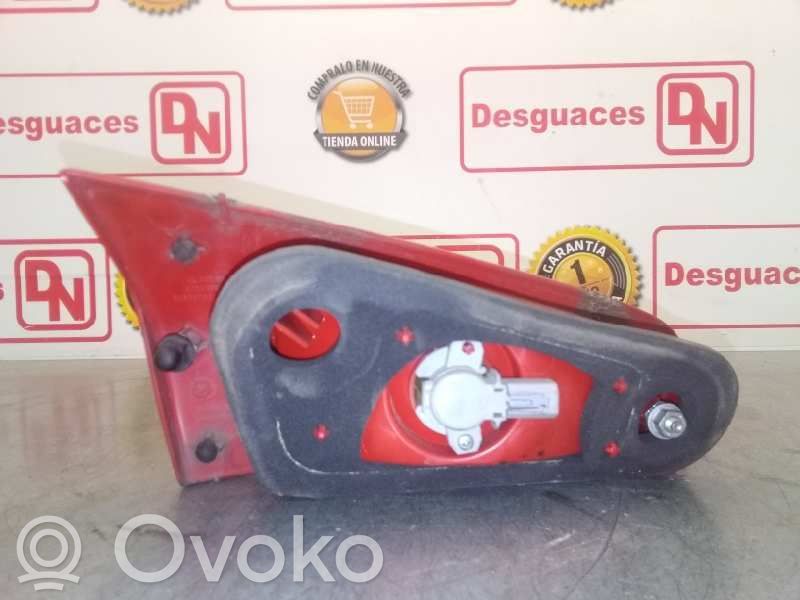 Alfa Romeo 147 Aizmugurējais lukturis virsbūvē 