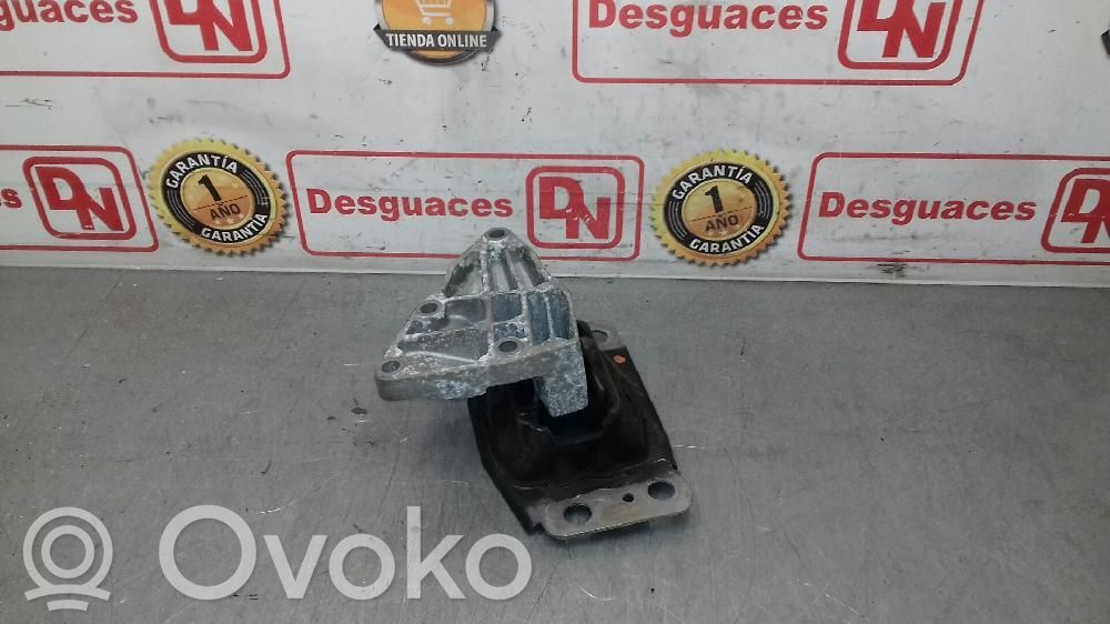 Engine mount bracket   30680702