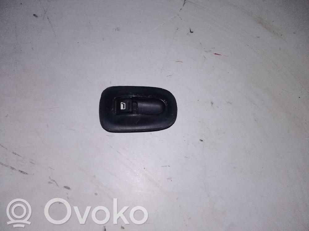 Electric window control switch   E25326