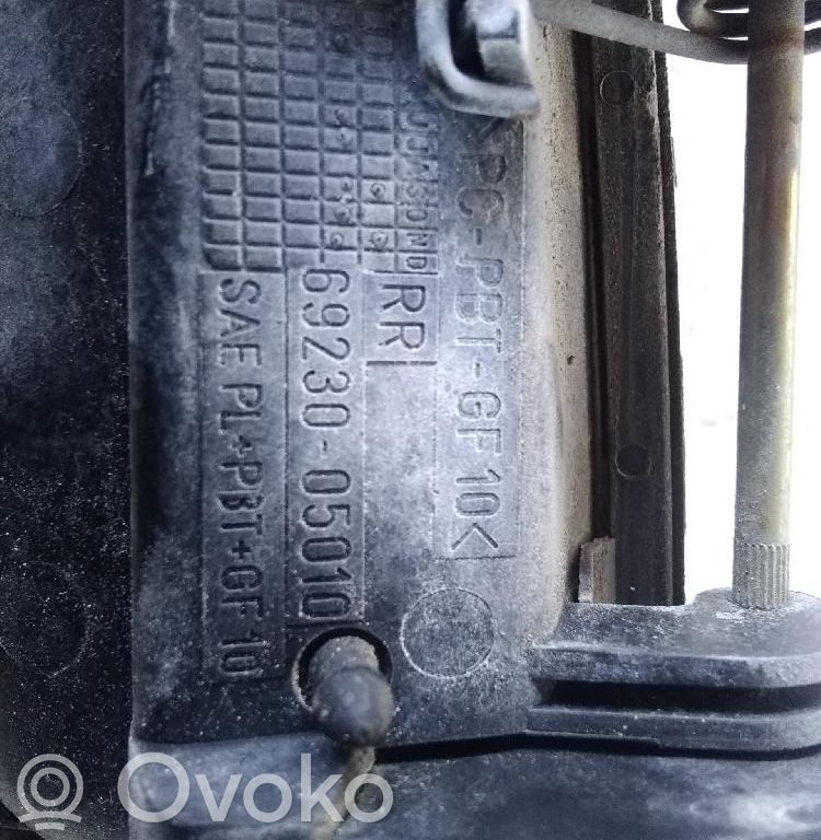 Toyota Carina T190 Klamka zewnętrzna drzwi bocznych / przesuwnych 