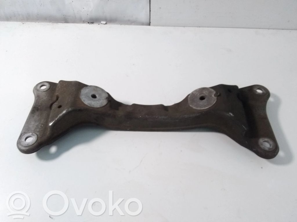Soporte del parachoques delantero   68572910