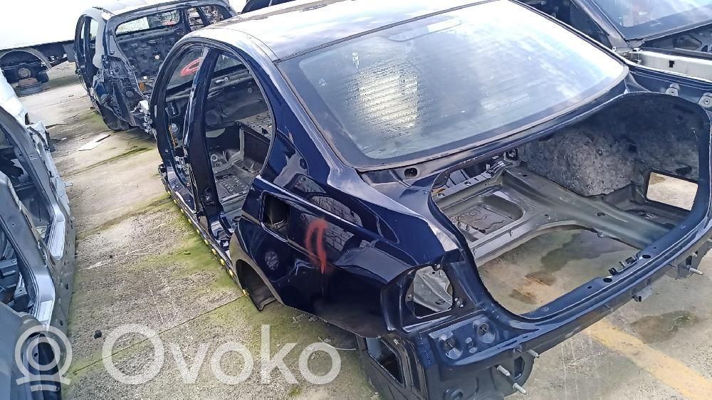 BMW 3 E90 E91 Takapalkki 