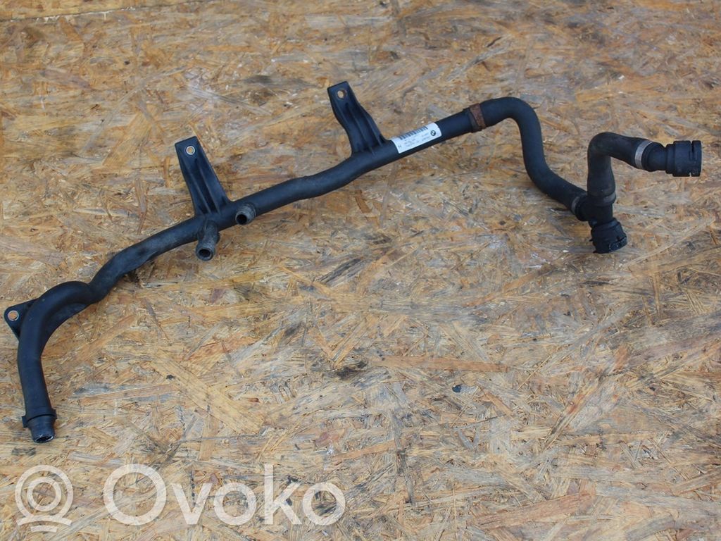 BMW 1 E81 E87 Conductă/furtun lichid de răcire motor 