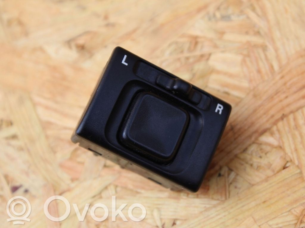 Wing mirror switch   2B19