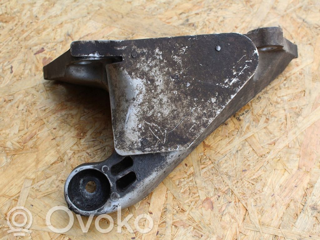 BMW X3 E83 Engine mounting bracket 