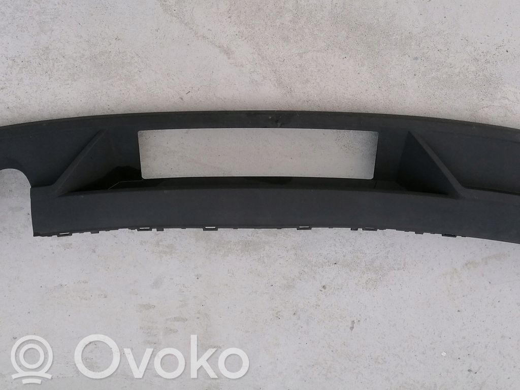 Audi A3 S3 8V Moldura inferior del parachoques trasero 