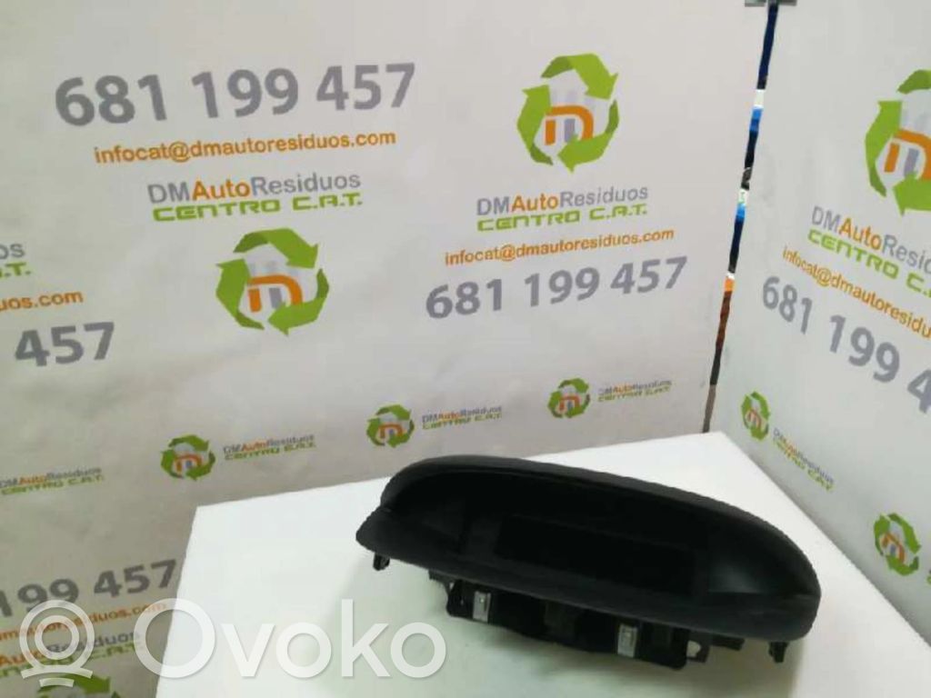 Renault Megane III Monitor / wyświetlacz / ekran 
