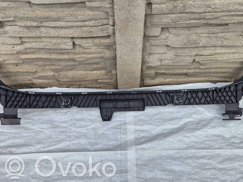 Audi Q3 F3 Takapuskurin kannake 