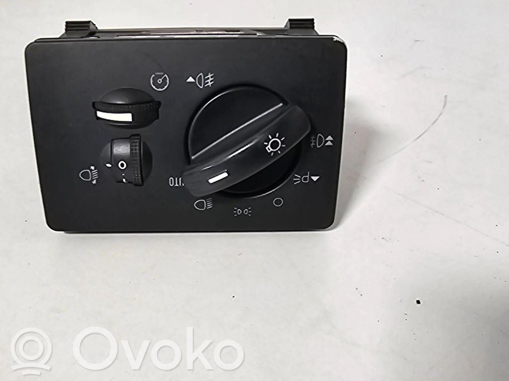 Ford Focus Light switch 