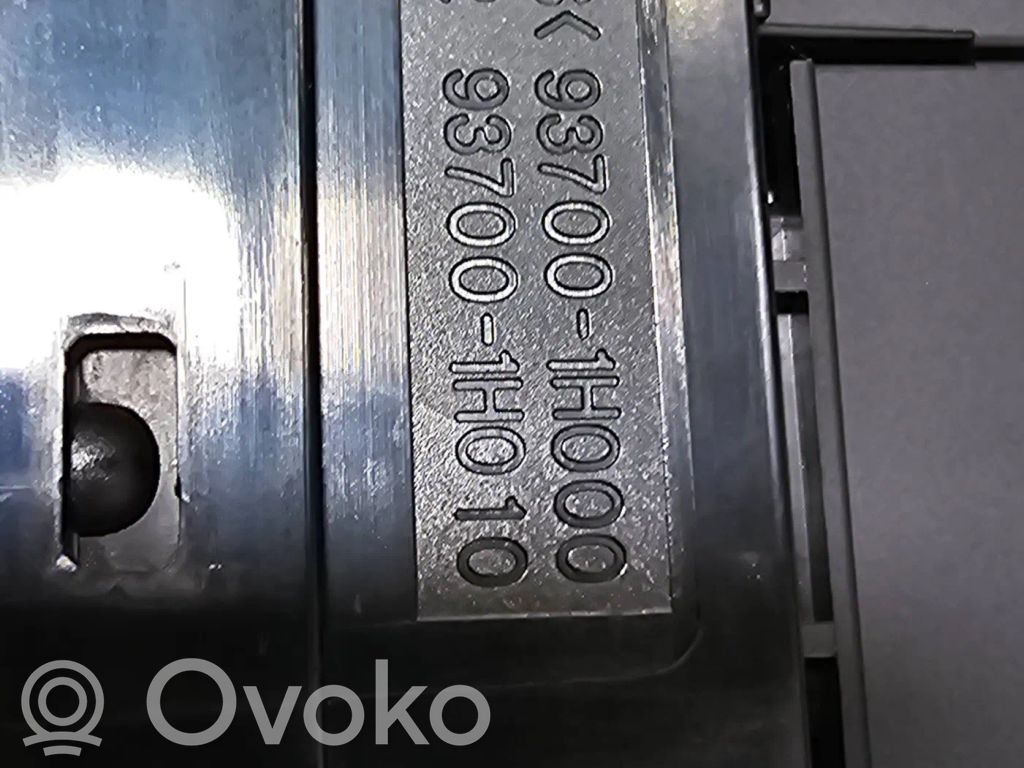 KIA Ceed Hazard light switch 