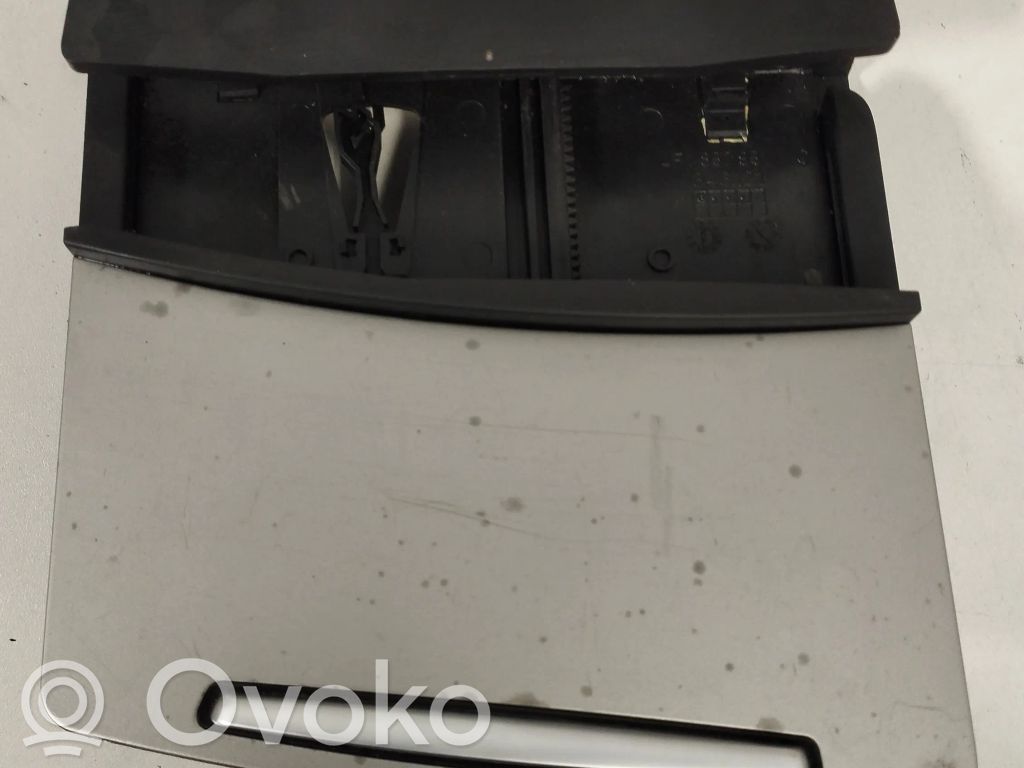 Audi A6 S6 C6 4F Popielniczka przednia tunelu środkowego 