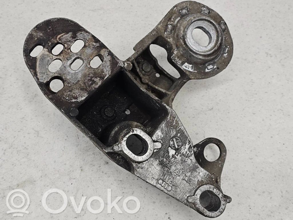 Audi A6 S6 C5 4B Engine mounting bracket 