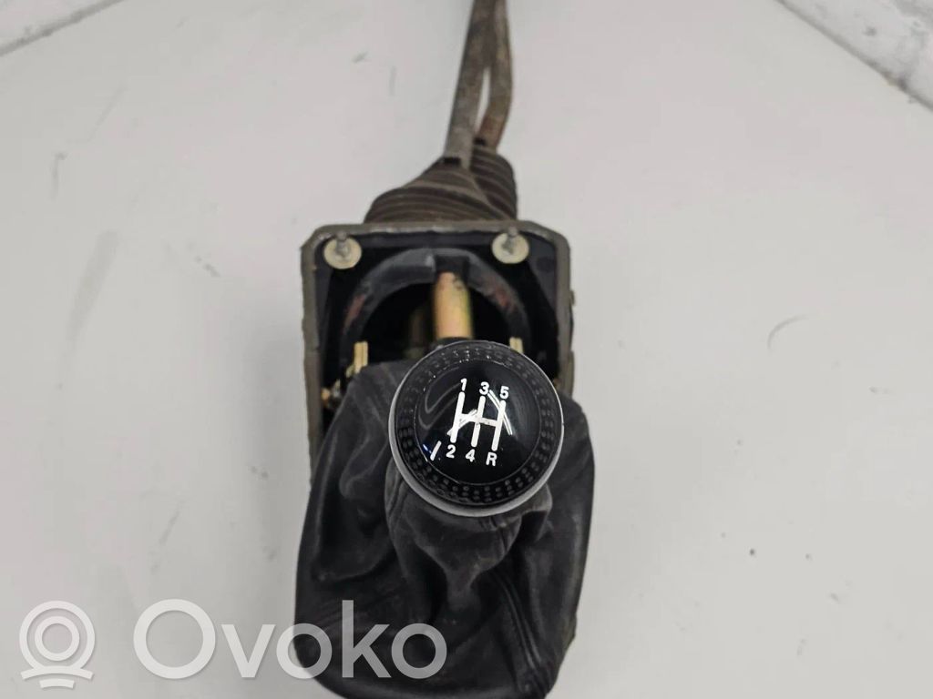 Volkswagen PASSAT B5 Pavarų perjungimo mechanizmas (kulisa) 