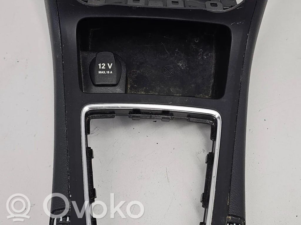 Mercedes-Benz B W246 W242 Ozdoba tunelu środkowego 
