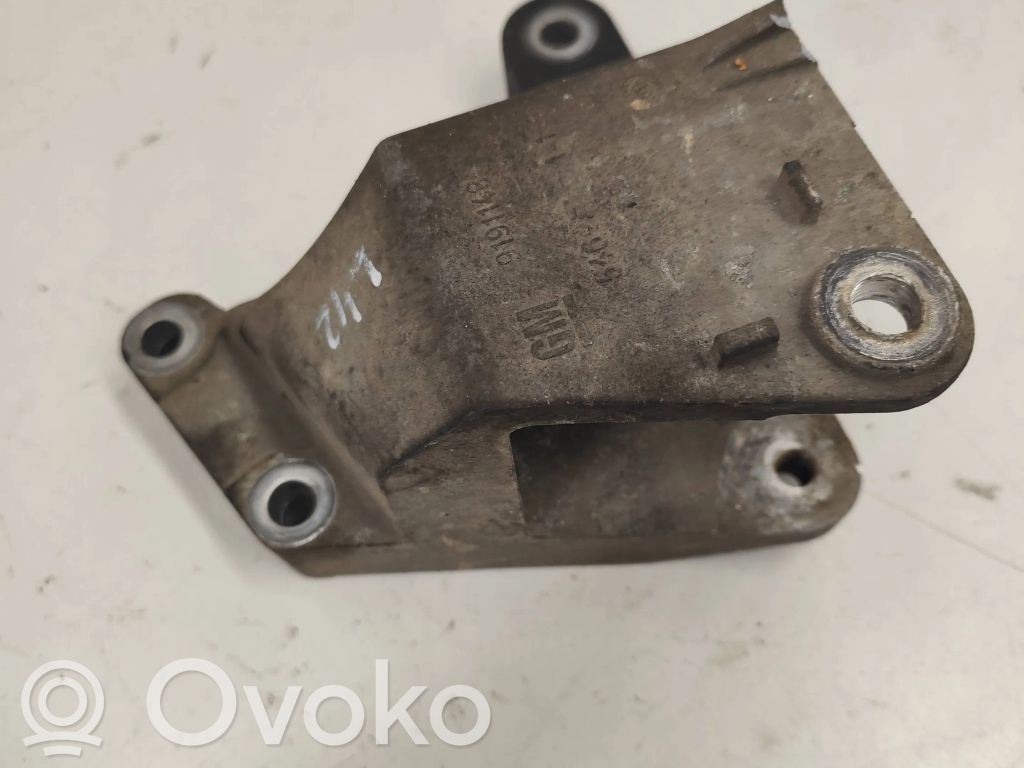 Engine mounting bracket   9191148,54688411