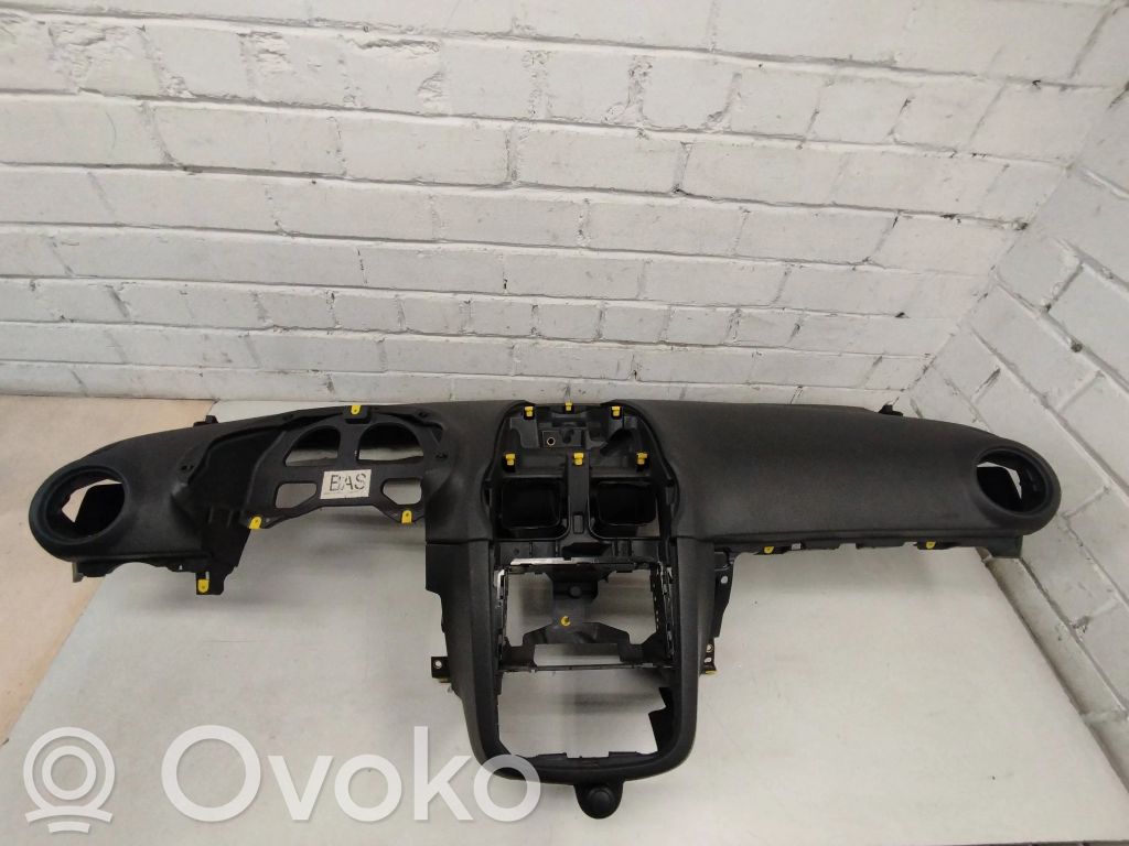 Opel Corsa D Dashboard 