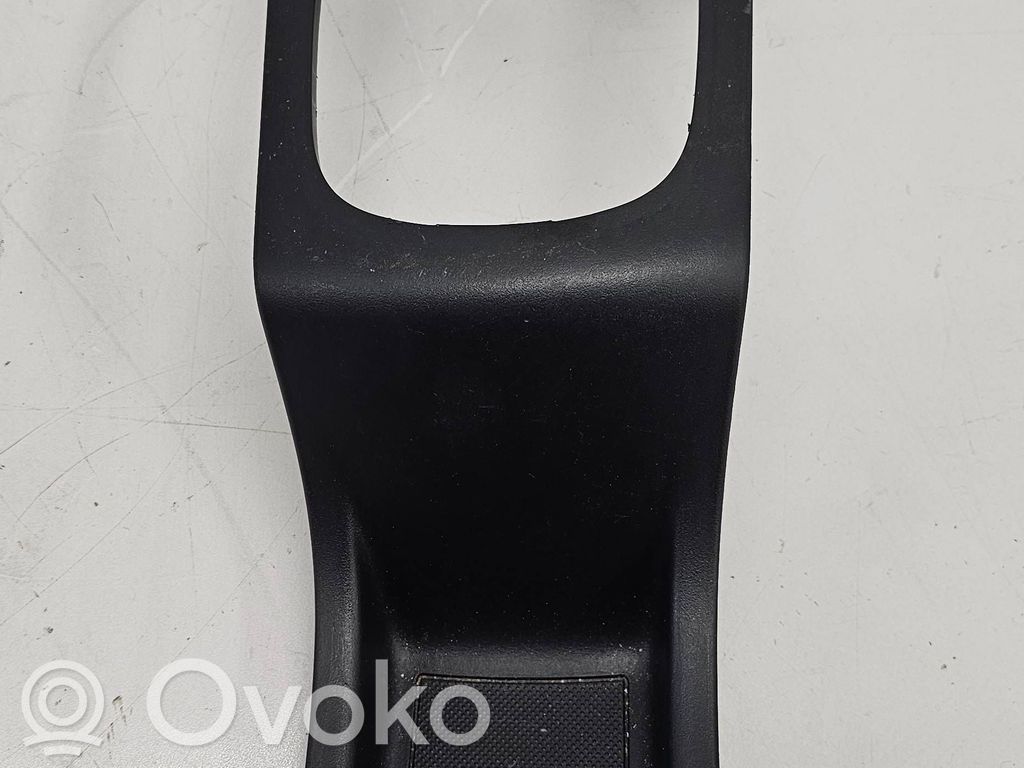 Peugeot 207 Ātrumu pārslēgšanas sviras dekoratīvā apdare (plastmasas) 