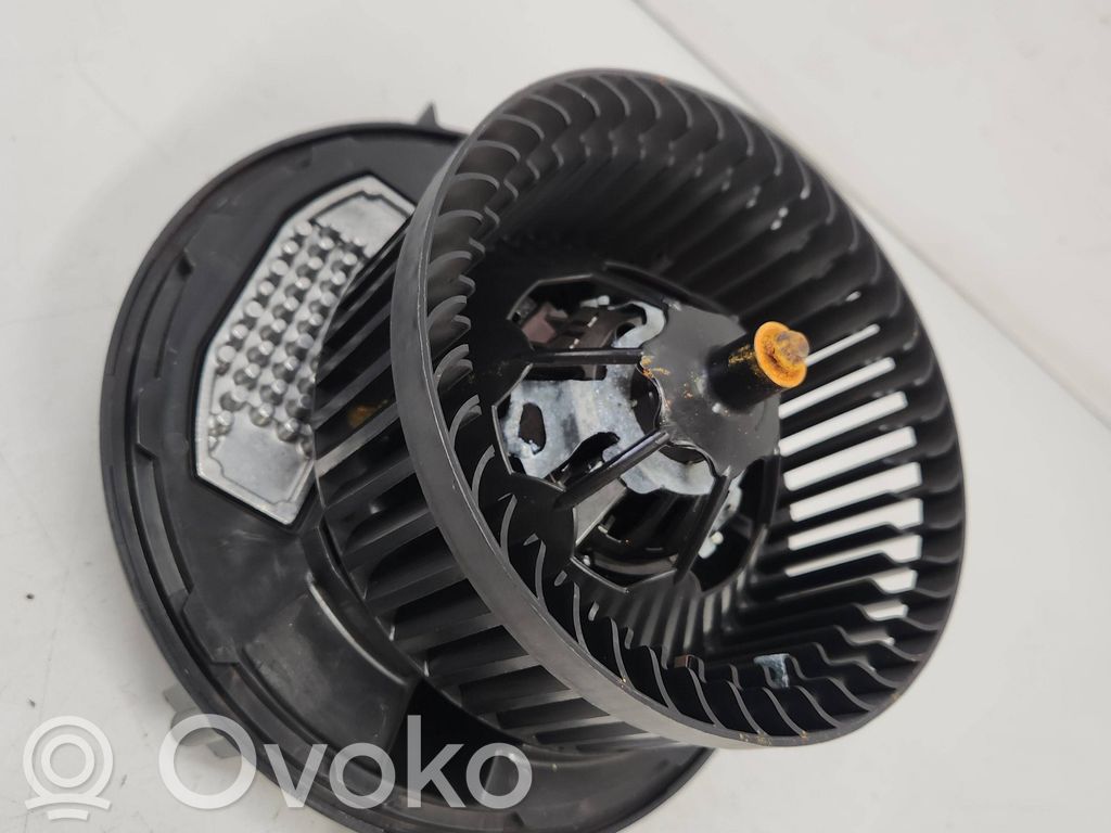 Volkswagen PASSAT B8 Heater fan/blower 