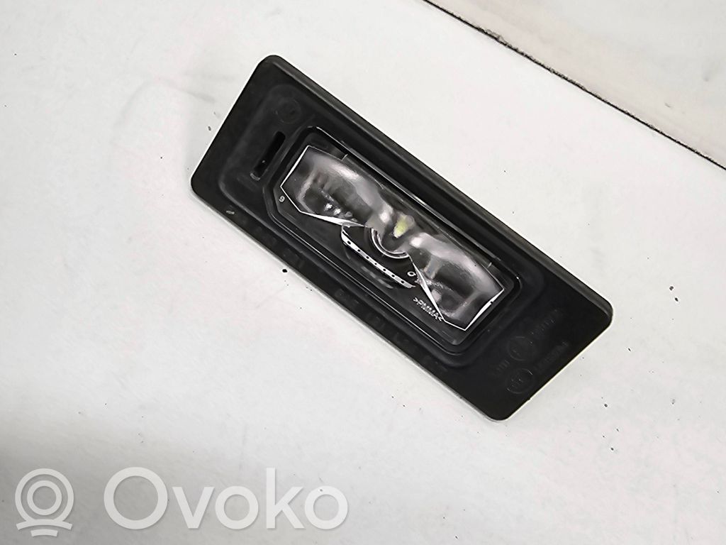 Volkswagen PASSAT B8 Éclairage de plaque d'immatriculation 