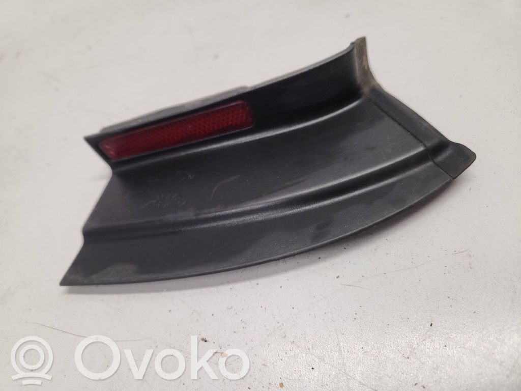Volkswagen PASSAT B6 Reflector spate 