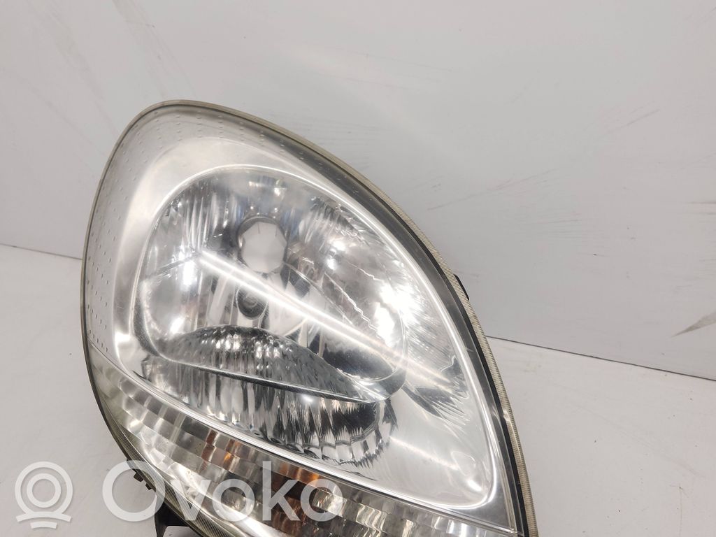 Nissan Kubistar Lampa przednia 