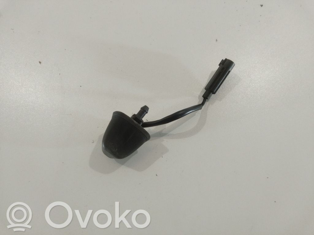 BMW 3 E90 E91 Windshield washer spray nozzle 