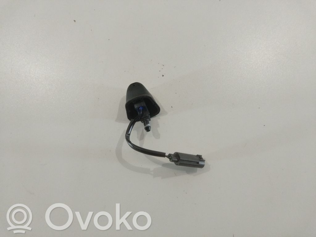 Windshield washer spray nozzle   61667131299